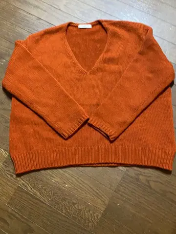 투모로우랜드 갤러리 바이 V넥 루즈 니트