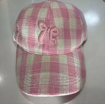 리본 자수 캡 블랙과 핑크 세트