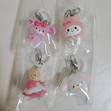 산리오 캐릭터즈 윳토 메지루시 액세서리 4개 세트