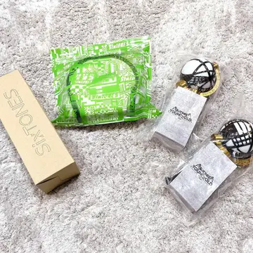 SixTONES 응원봉 4점 묶음 판매 YOUNG OLD