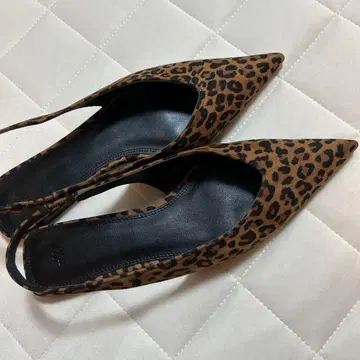 레오파드 무늬 스틸레토 신발