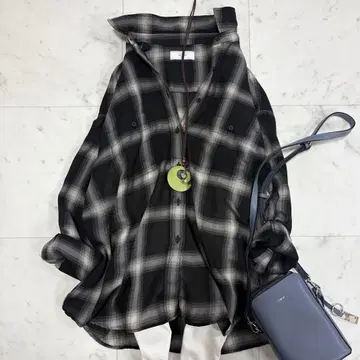 새상품급 슬로브 이에나 비에라 체크 루즈 셔츠 블랙 2024AW