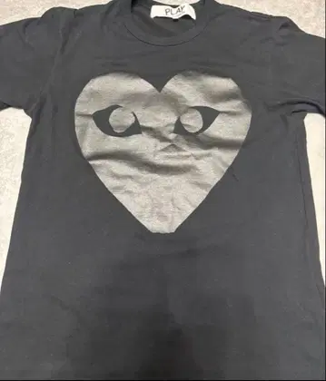 PLAY 하트 눈 프린트 T셔츠 블랙