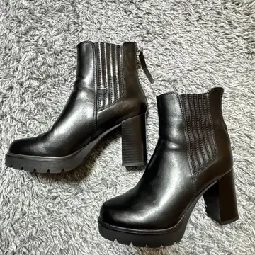 CATWALK 블랙 사이드 고어 부츠 8cm 힐