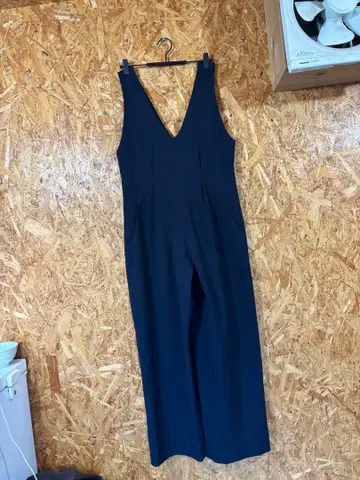 38comeoncommom 네이비 V넥 살로펫 올인원