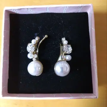 펄과 크리스탈의 이어커프