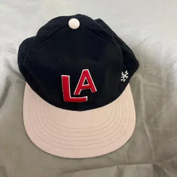 LA 로고 자수 야구 모자 네이비
