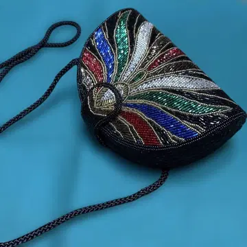 새상품급 레트로 비즈 자수 미니백 멀티컬러