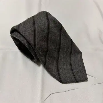 GIORGIO ARMANI 레지멘탈 넥타이 이태리제 울 x 실크