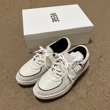 VEGE x nouer 화이트 스니커즈