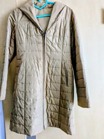 VICKY 후드 부착 리버서블 베이지 나일론 자켓