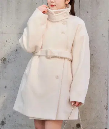 새상품 Chico 샤기 스탠드 미들 기장 오버 코트 1만 6500엔