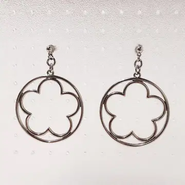 MARY QUANT 귀걸이