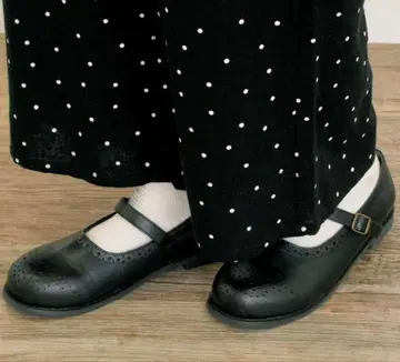 사만사 모스모스 메달리온 원 스트랩 슈즈 블랙 XL