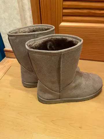 그레이 스웨이드 어그 부츠