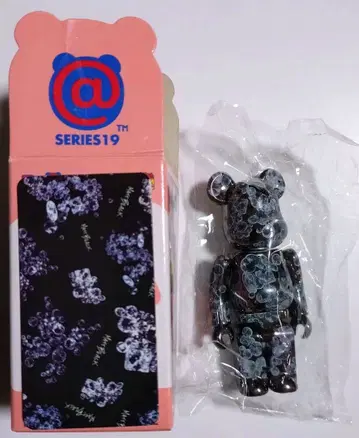 베어브릭 19 시크릿 MATTBLACK