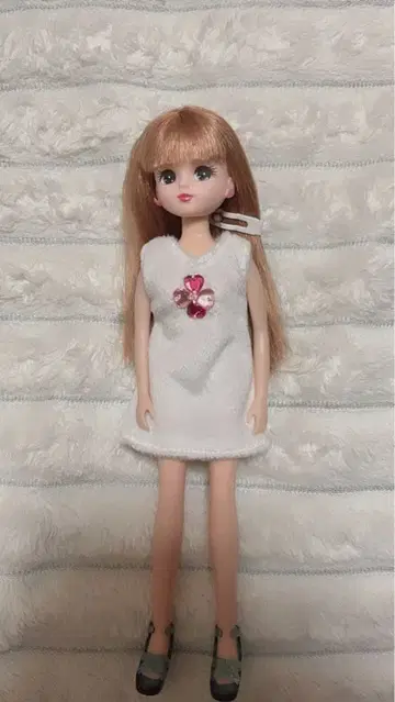 리카짱 인형 본체 화이트 드레스