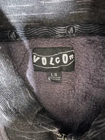 VOLCOM 그레이 하프넥 맨투맨 L 하프 지퍼