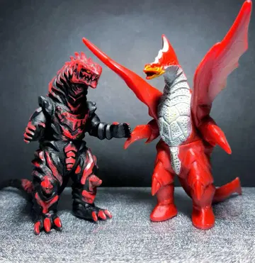 울트라 괴수 멜바 그루지오본 소프트 비닐 2체 세트