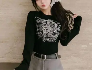 다리치 DR 비쥬 플라워 리브 니트탑 블랙