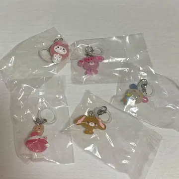 산리오 캐릭터즈  마크 액세서리 세미 컴프