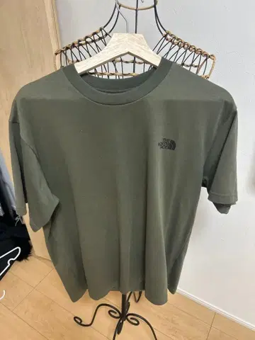 THE NORTH FACE 올리브 T셔츠 L 사이즈