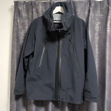 데상트 얼터레인 나일론 자켓