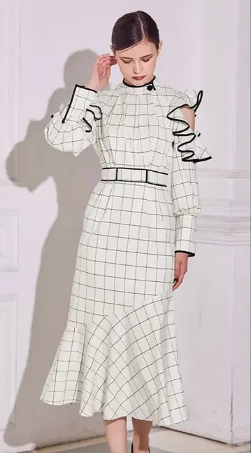 미사용 새상품 택 없음 Riu Windowpane piping dress
