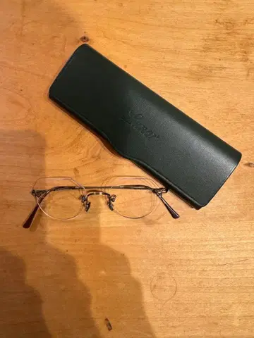 Lunor 무테 안경 케이스 포함