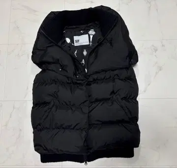 새상품급 스라이 SLY 경량 블랙 비대칭 변형 다운 베스트 아우터