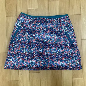 Le coq 르꼬끄 골프 여성용 충전솜 꽃무늬 다운 스커트