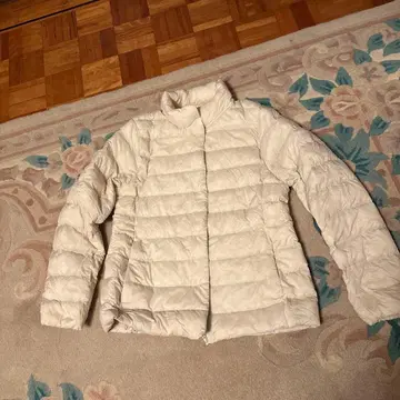 울트라 라이트 다운 화이트 자켓