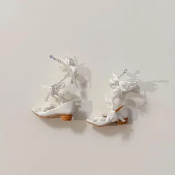 화이트 리본 포함 브라이스용 신발