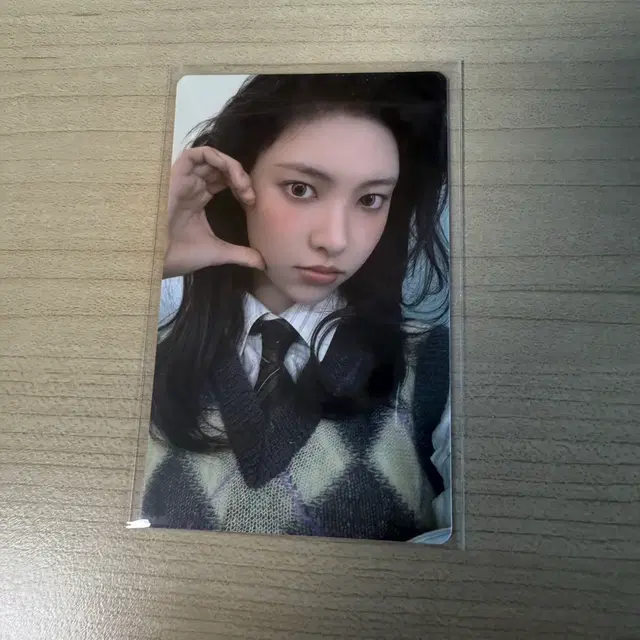 아일릿 빌려온 고양이 밤 윤아 앨범 포카