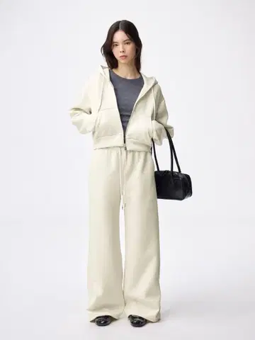 GU 퍼프 맨투맨 셋업 아이보리