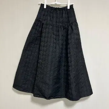 [블랙] 아르페쥬 스토리 자카드 턱 스커트