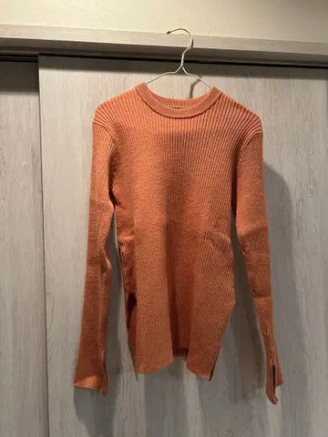 리브 니트 짜임 오렌지 니트