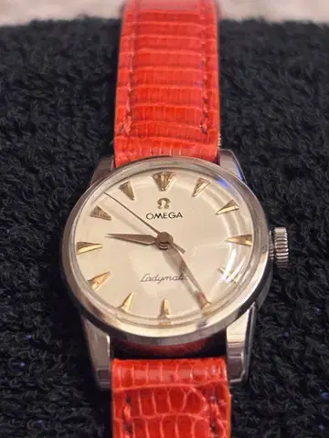 OMEGA Ladymatic 수동 와인딩 시계