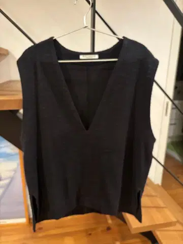 BEAUTY&YOUTH 블랙 V넥 트위드 베스트