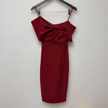 Tiara 오프숄더 타이트 드레스