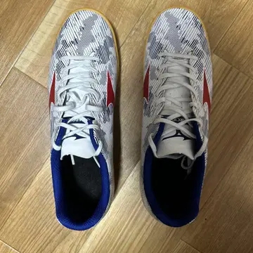 미즈노 풋살화 화이트/레드/블루