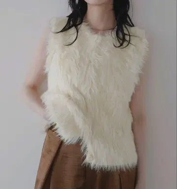 LIAN 페더 베스트 니트