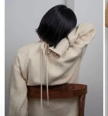 lawgy neck string knit