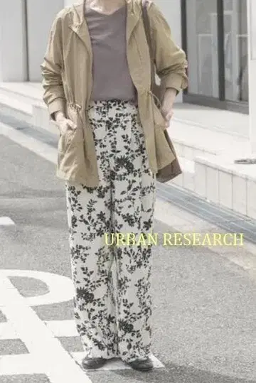 [ 새상품 ] 어반 리서치 플라워 프린트 팬츠
