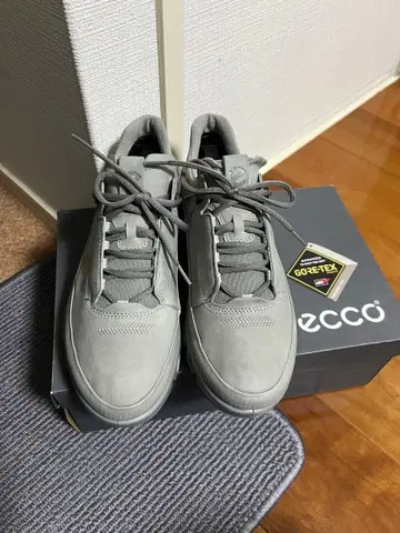 ECCO GORE-TEX 그레이 스니커즈 ( 구매 가격 47700엔 )