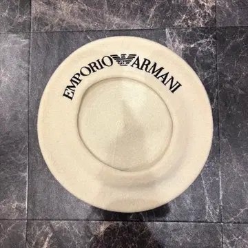 새상품급 EMPORIO ARMANI 베레모