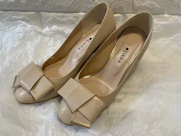 DIANA 라이트 베이지 리본 와이드 힐