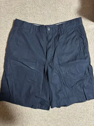 UNIQLO 네이비 숏팬츠 M 사이즈 jw 앤더슨