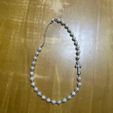 라크리스 목걸이