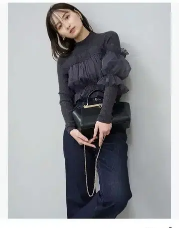 스나이델 튤 오프숄더 도킹 니트 풀오버